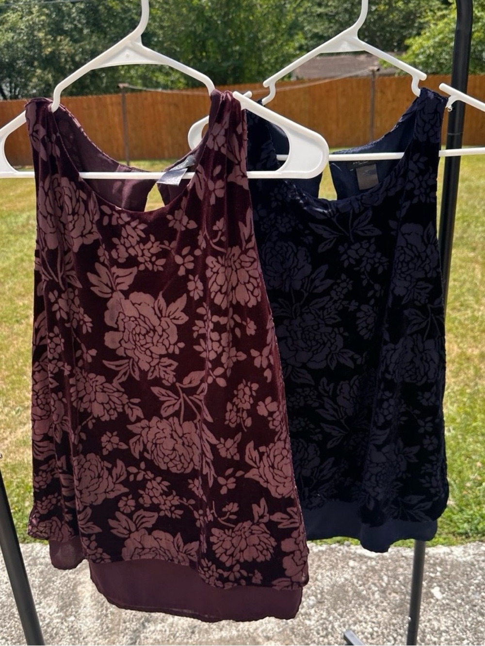 2 Ann Taylor Factory Layered Velvet Floral Tanks Shirts Burgundy Navy M
